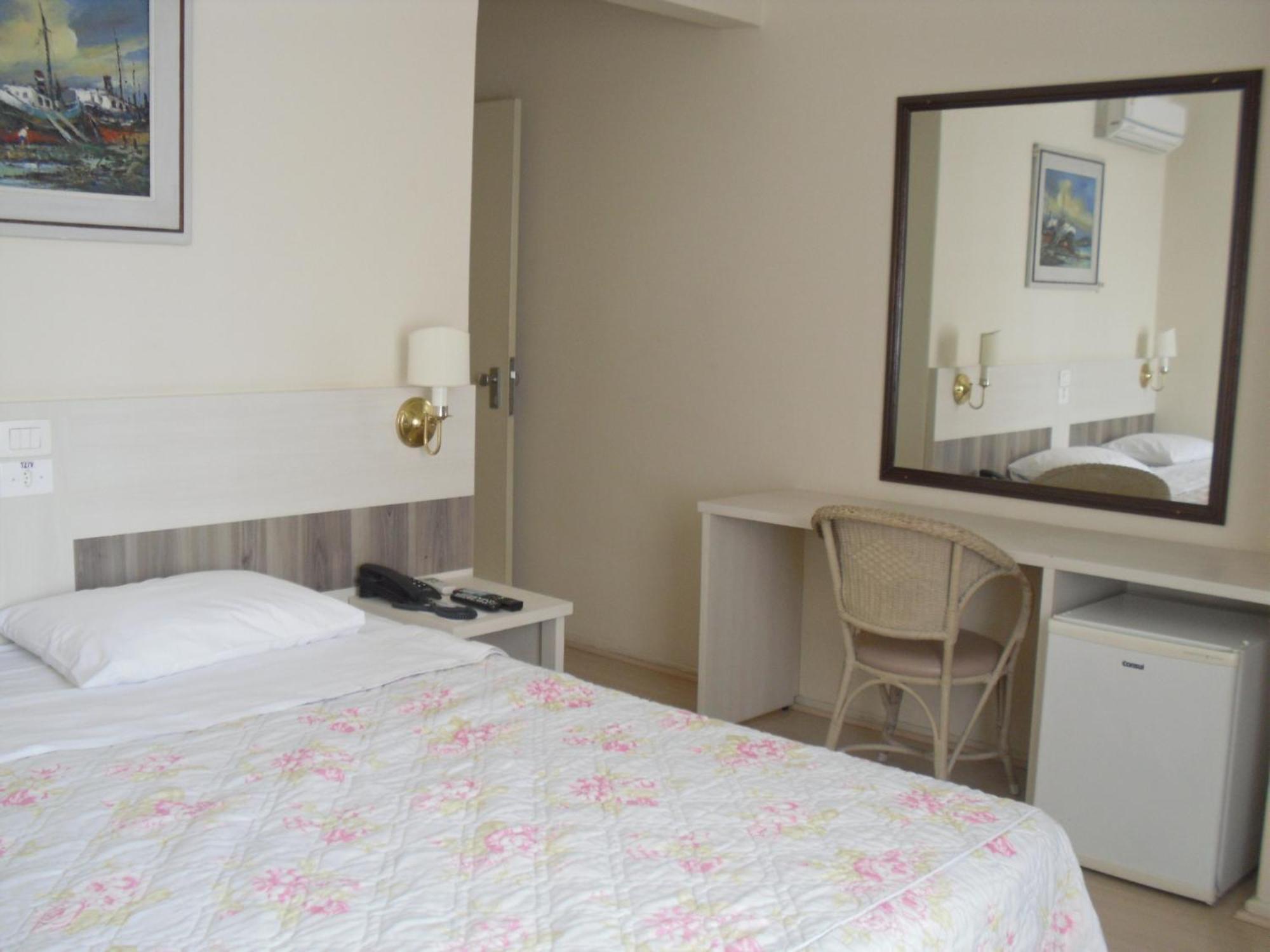 Hotel CHA Prime Curitiba Habitación foto