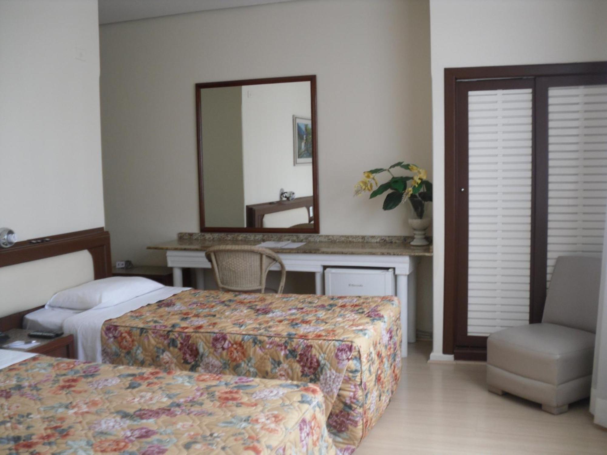 Hotel CHA Prime Curitiba Habitación foto