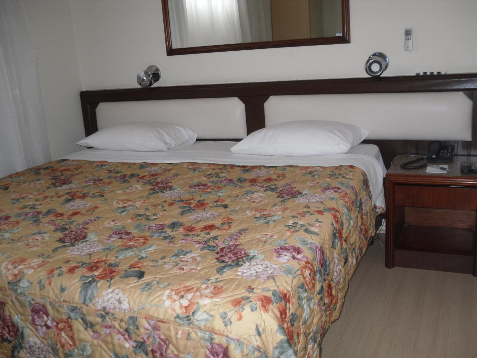 Hotel CHA Prime Curitiba Habitación foto